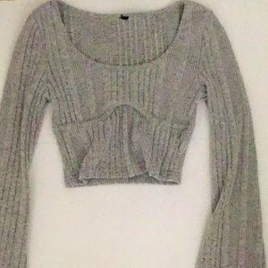 Woman’s grey crop top